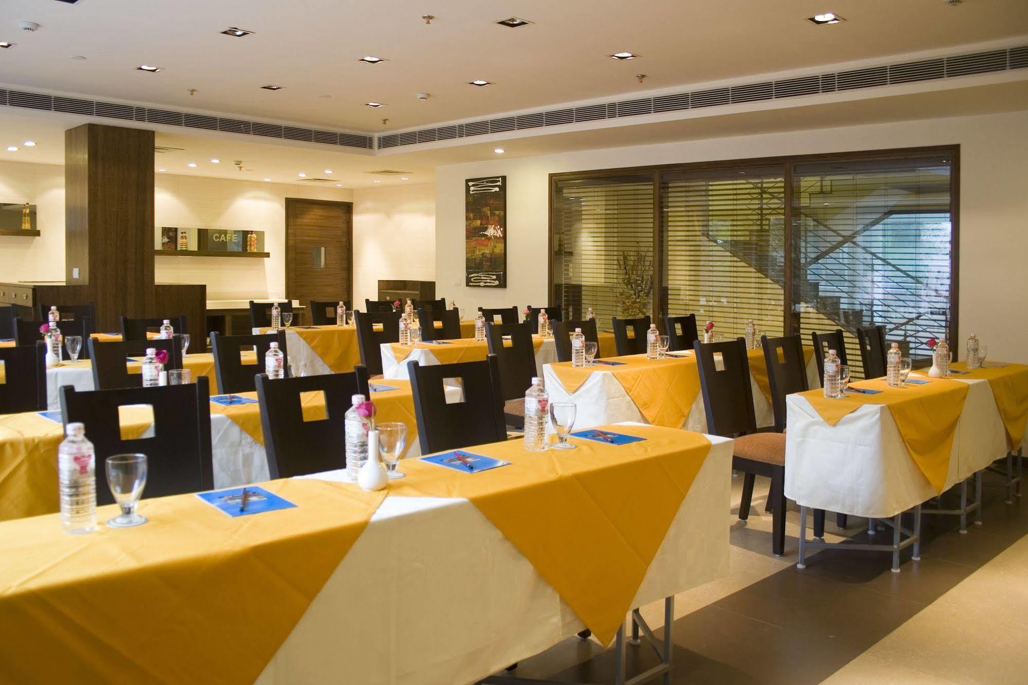 Shervani Nehru Place New Delhi Extérieur photo